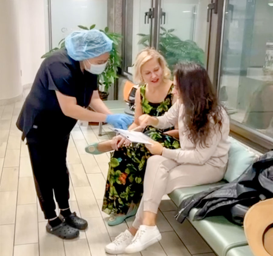 collaborate-with-clinical-staff